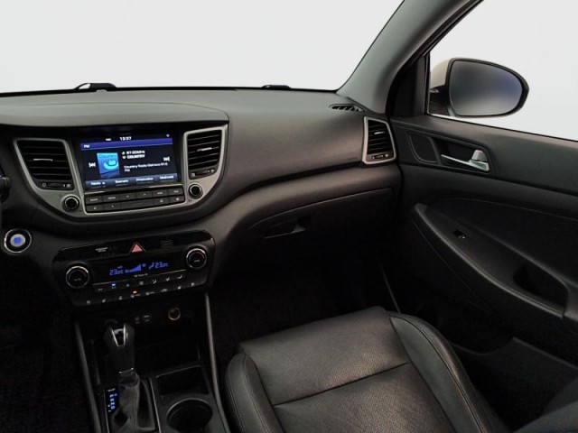 Hyundai Tucson  2.0 CRDi 