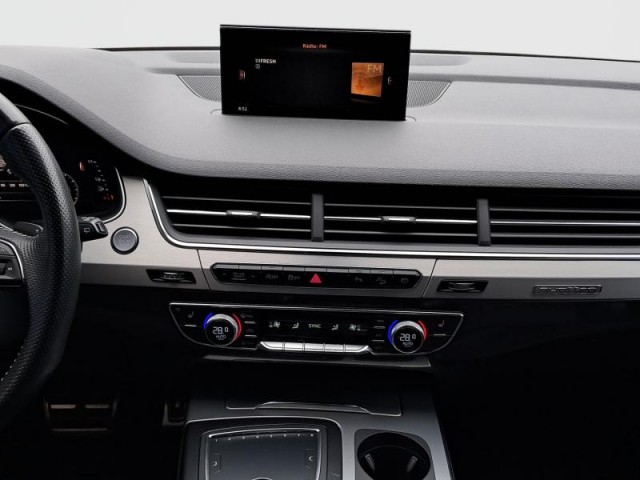 Audi Q7  3.0 TDI S-Line