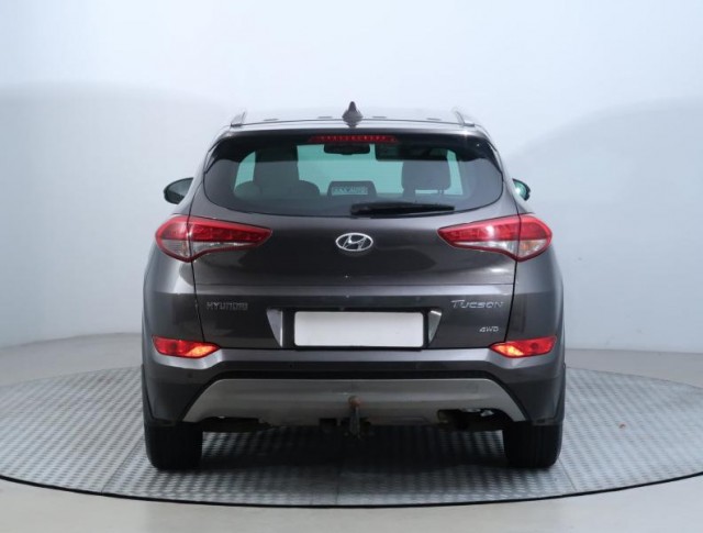 Hyundai Tucson  2.0 CRDi 