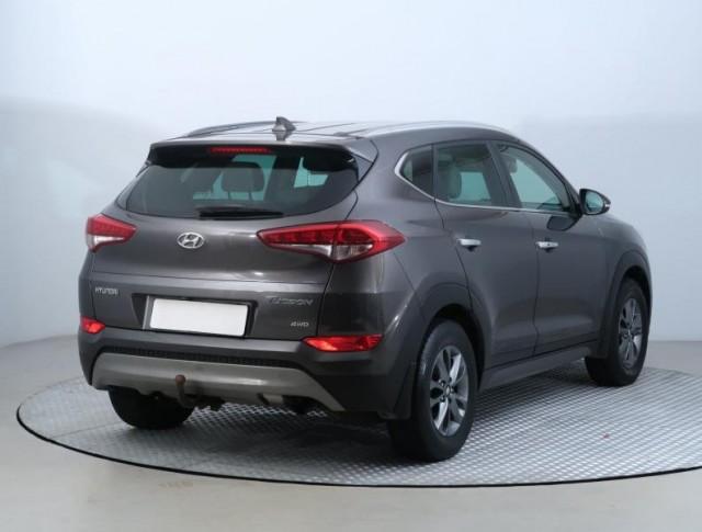 Hyundai Tucson  2.0 CRDi 