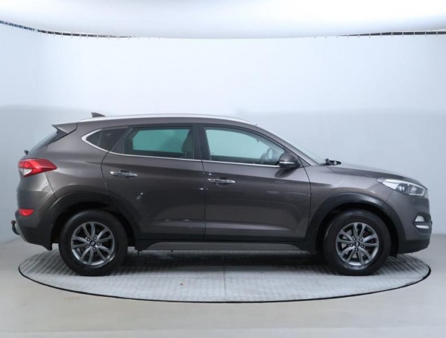 Hyundai Tucson  2.0 CRDi 