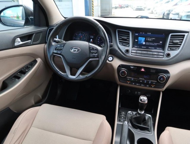 Hyundai Tucson  2.0 CRDi 