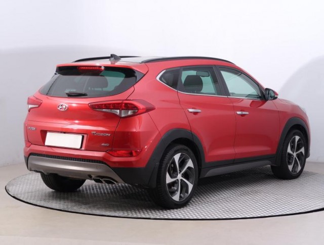 Hyundai Tucson  2.0 CRDi 