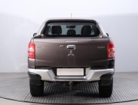 Mitsubishi L200  2.4 DI-D 