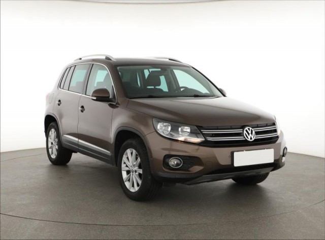 Volkswagen Tiguan  2.0 TSI 