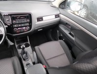 Mitsubishi Outlander  2.0 