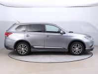 Mitsubishi Outlander  2.2 DI-D 