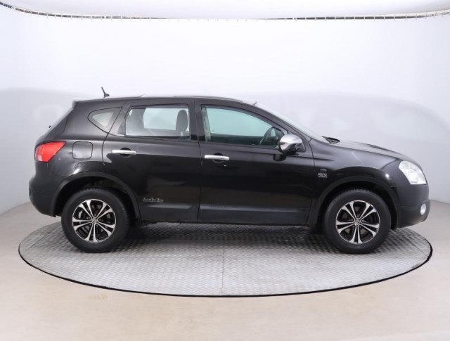 Nissan Qashqai  2.0 dCi 