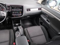 Mitsubishi Outlander  2.2 DI-D 