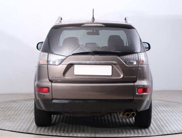 Mitsubishi Outlander  2.2 DI-D 