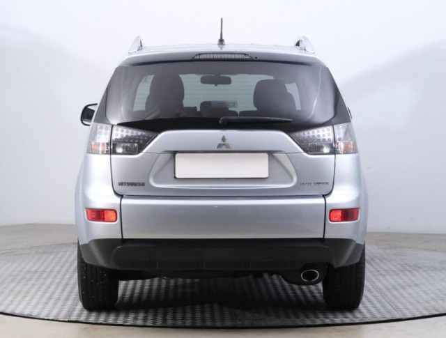 Mitsubishi Outlander  2.4 MIVEC 