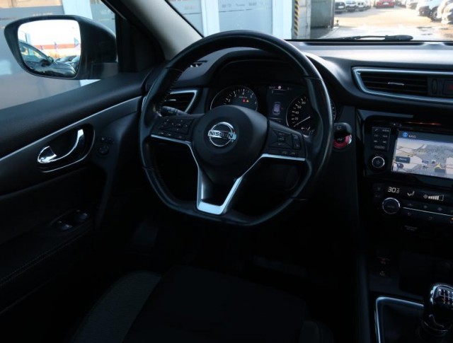 Nissan Qashqai  1.6 DIG-T N-Connecta