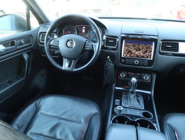 Volkswagen Touareg  3.0 TDI 