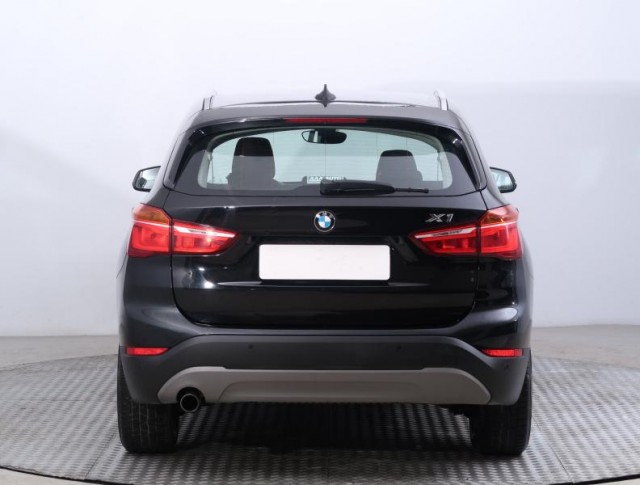 BMW X1  sDrive18i 