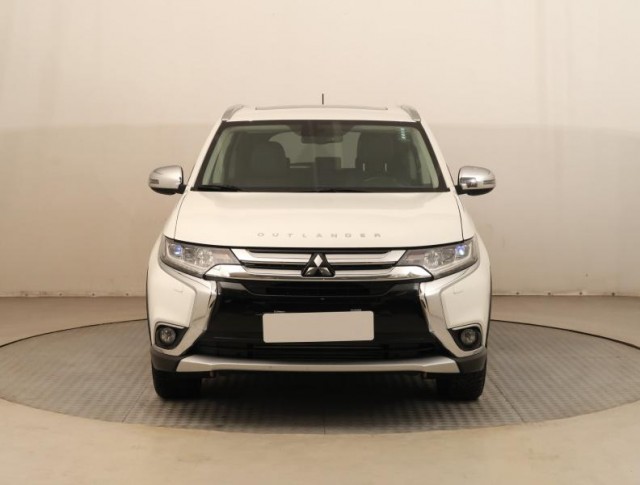 Mitsubishi Outlander  2.2 DI-D Instyle