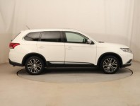 Mitsubishi Outlander  2.2 DI-D Instyle