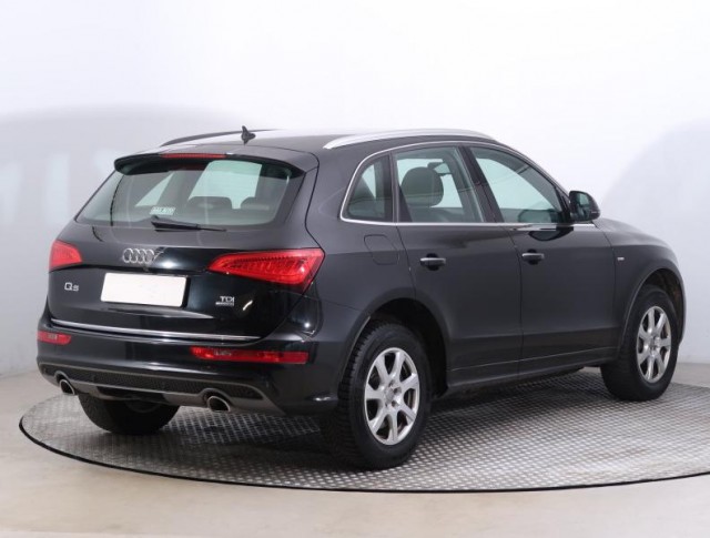 Audi Q5  3.0 TDI S line