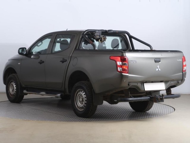 Mitsubishi L200  2.4 DI-D 