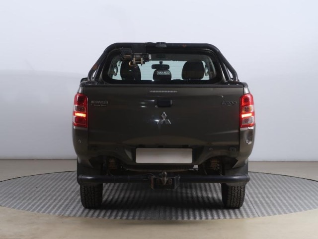 Mitsubishi L200  2.4 DI-D 