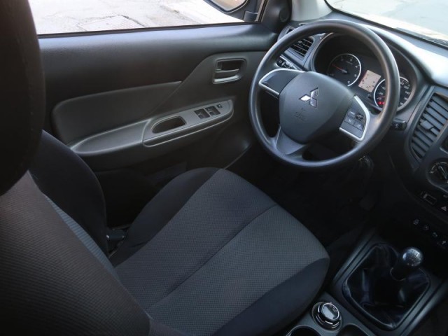 Mitsubishi L200  2.4 DI-D 