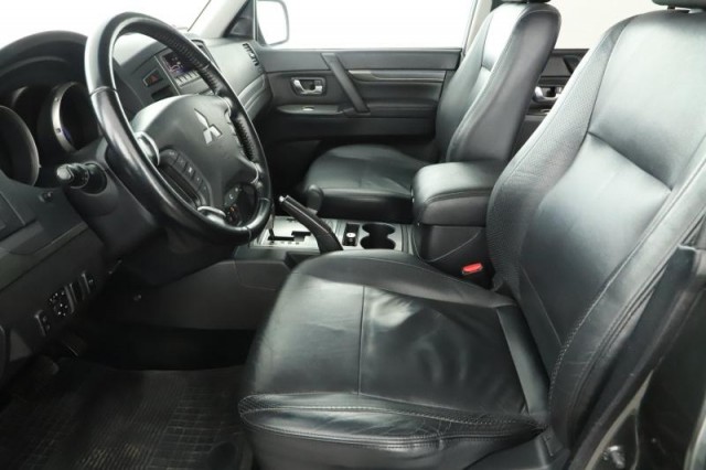 Mitsubishi Pajero  3.2 DI-D 