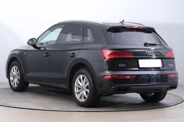 Audi Q5  40 TDI S line