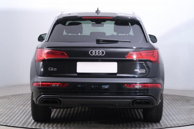 Audi Q5  40 TDI S line