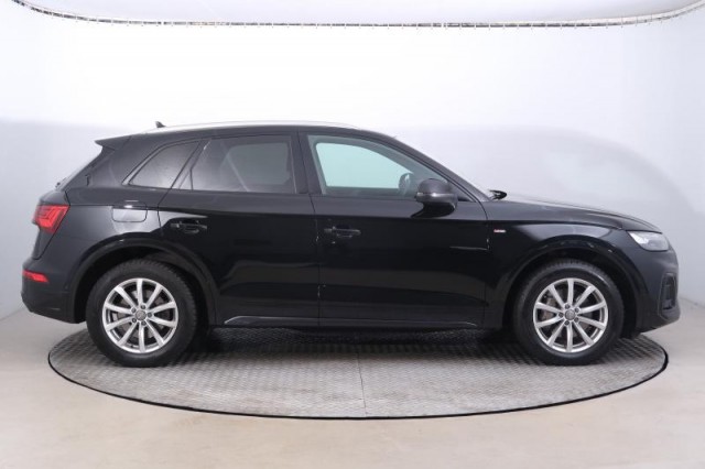 Audi Q5  40 TDI S line