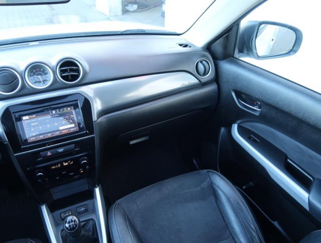 Suzuki Vitara  1.6 VVT Elegance