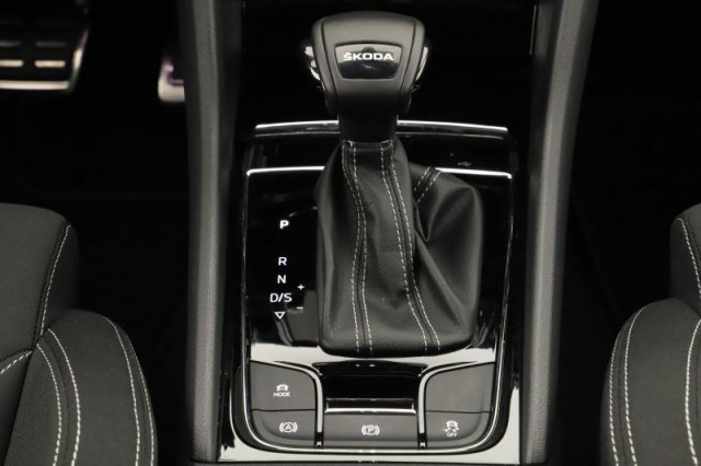 Škoda Karoq  1.5 TSI Sportline