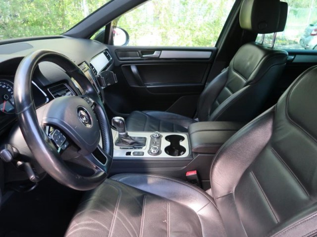 Volkswagen Touareg  3.0 TDI 