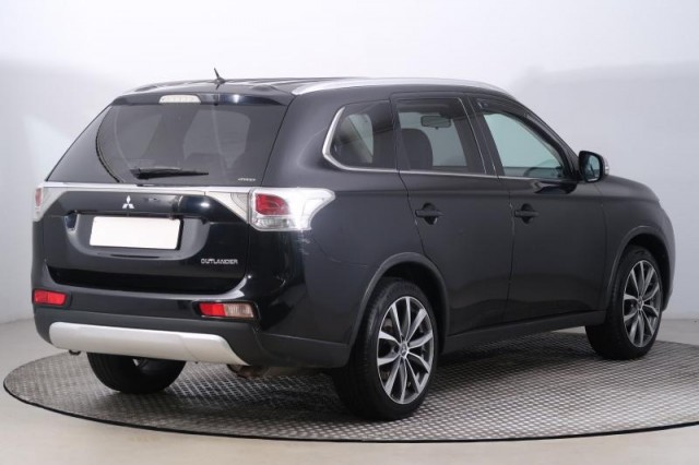Mitsubishi Outlander  2.2 DI-D 
