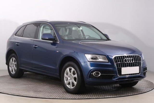 Audi Q5  2.0 TDI S line