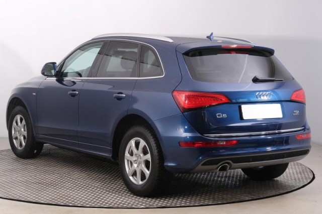Audi Q5  2.0 TDI S line