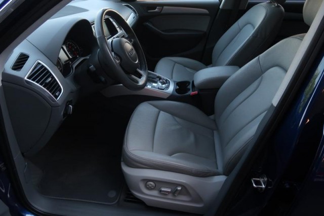 Audi Q5  2.0 TDI S line