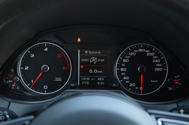 Audi Q5  2.0 TDI S line