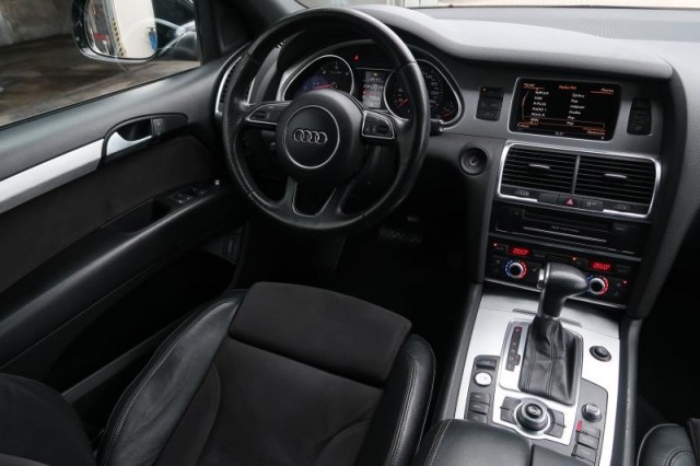Audi Q7  3.0 TDI 