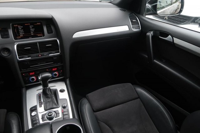 Audi Q7  3.0 TDI 