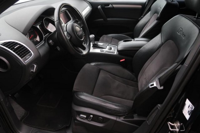 Audi Q7  3.0 TDI 