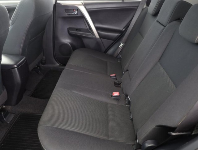 Toyota RAV 4  2.0 VVT-i 