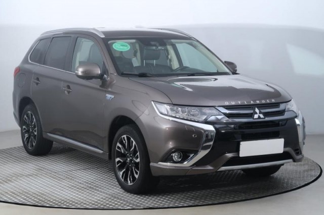 Mitsubishi Outlander  2.0 PHEV Instyle