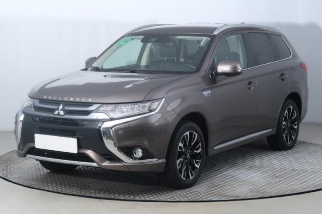 Mitsubishi Outlander  2.0 PHEV Instyle
