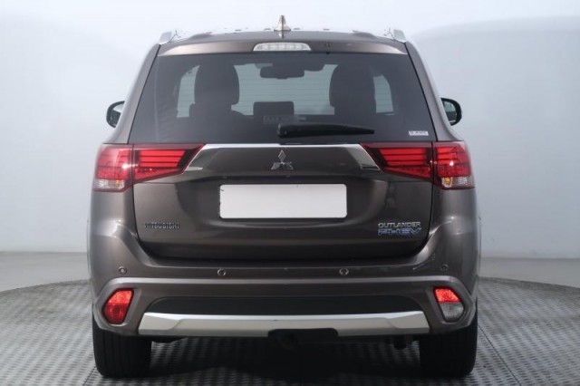 Mitsubishi Outlander  2.0 PHEV Instyle