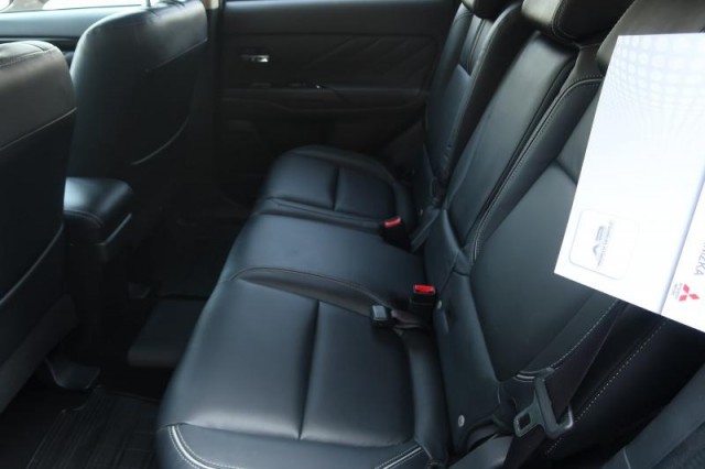 Mitsubishi Outlander  2.0 PHEV Instyle
