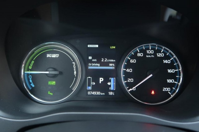 Mitsubishi Outlander  2.0 PHEV Instyle