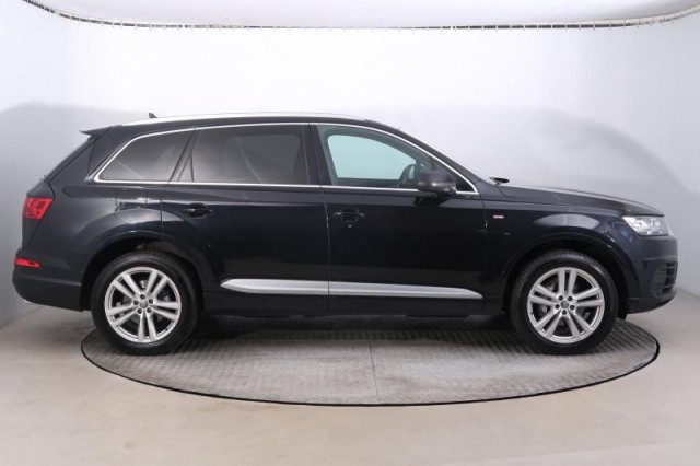 Audi Q7  3.0 TDI S-Line