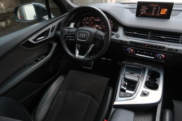 Audi Q7  3.0 TDI S-Line