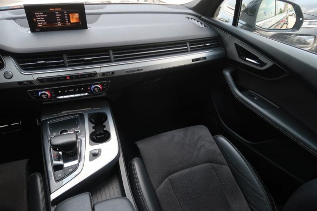 Audi Q7  3.0 TDI S-Line