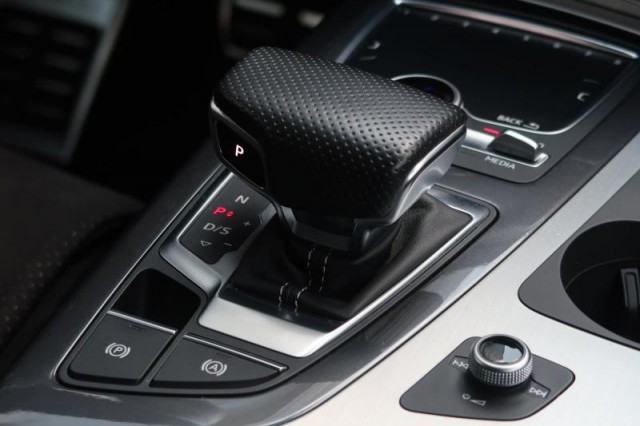 Audi Q7  3.0 TDI S-Line