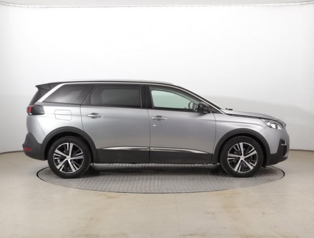 Peugeot 5008  1.5 BlueHDi Allure